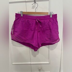 Lululemon Hotty Hot Short 4” Lined 🩷💜